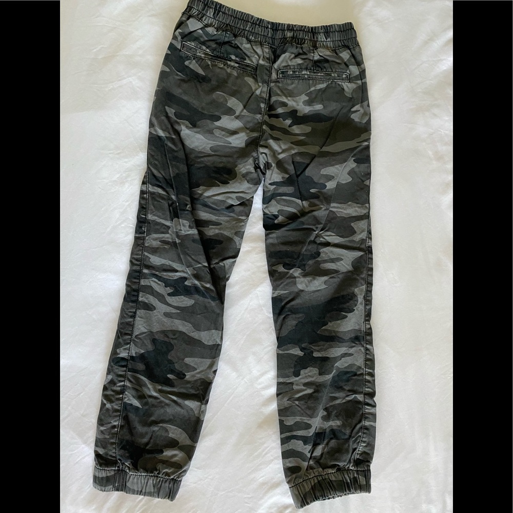Boys GapKids lined Camo black joggers - sz M (reg)